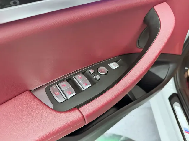 BMW BMW iX3 2022 Facelift Leading Model — Фото автомобиля 16
