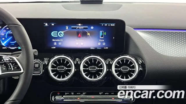 Mercedes-Benz EQA — Фото автомобиля 16