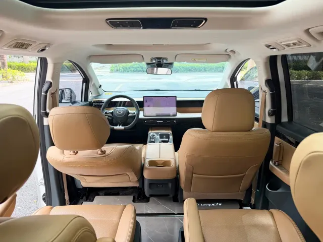 GAC Trumpchi E8 — Фото автомобиля 15