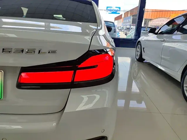 BMW 5 Series — Фото автомобиля 7