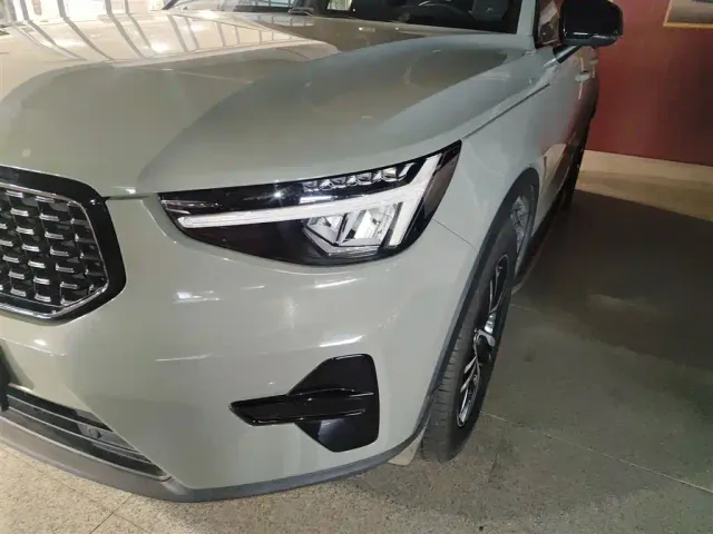 Volvo XC40 — Фото автомобиля 17