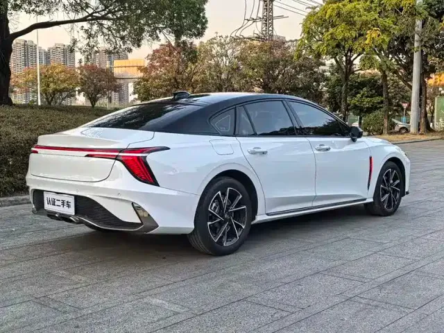Hongqi H6 — Фото автомобиля 8