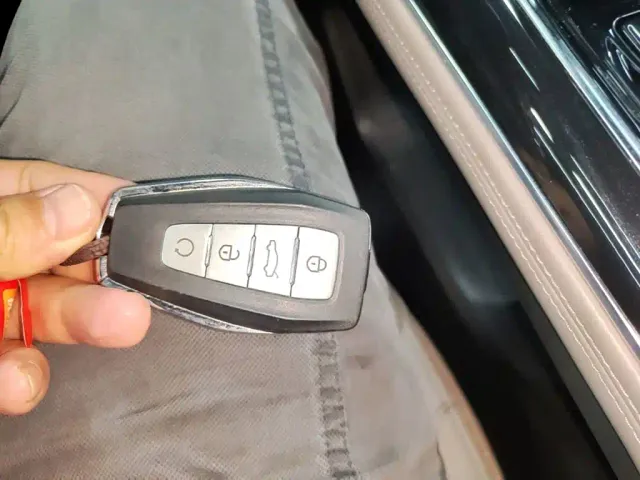 Geely Boyue L — Фото автомобиля 8