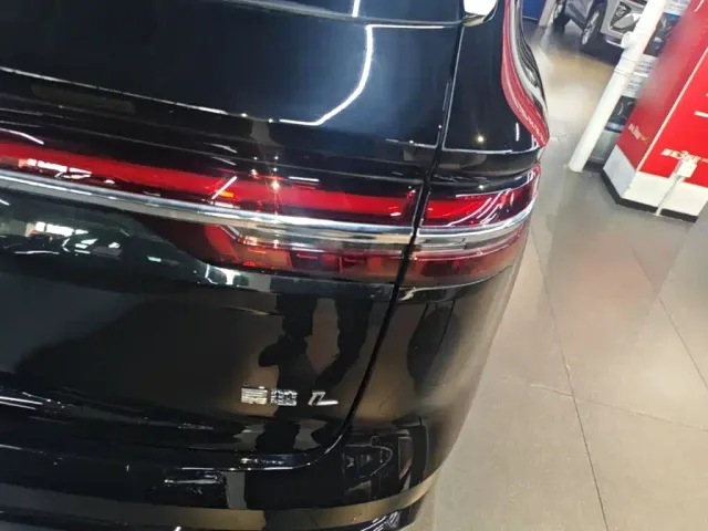 Geely Xingyue L — Фото автомобиля 7