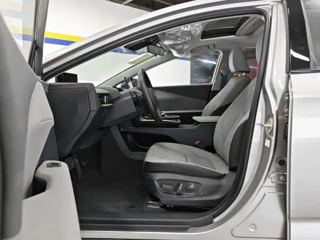 Toyota bZ3 — Фото автомобиля 9