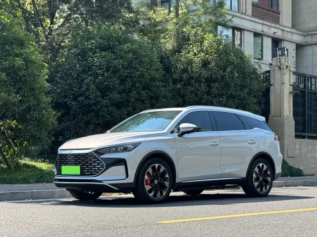 BYD Tang — Фото автомобиля 2