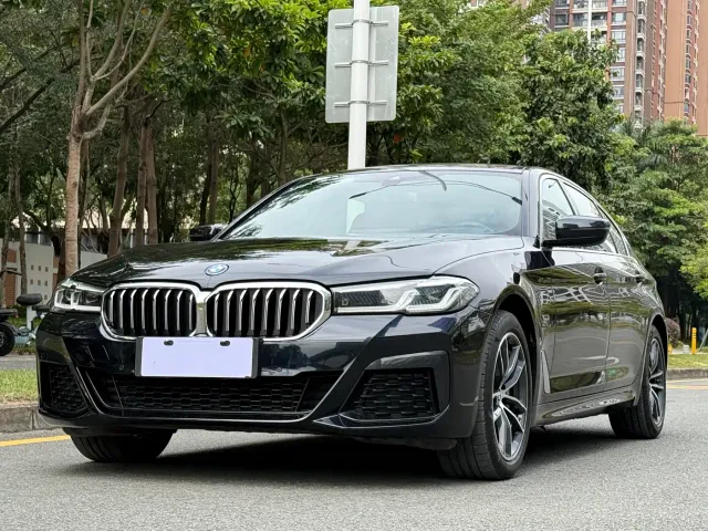 Фотография автомобиля — BMW 5 Series