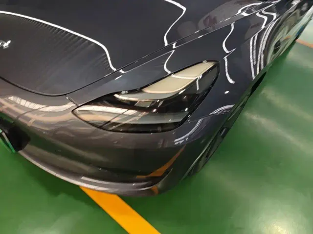 Tesla Model 3 — Фото автомобиля 23