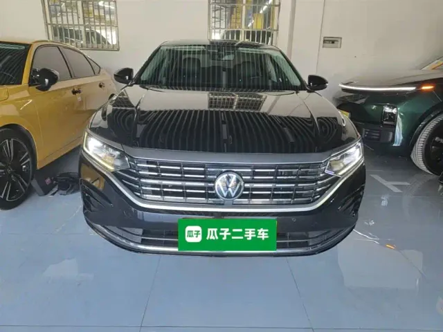 Volkswagen Passat — Фото автомобиля 2