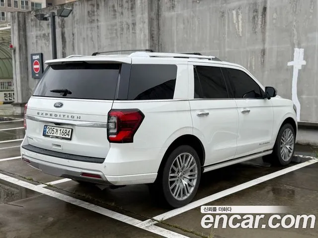 Ford Expedition — Фото автомобиля 2