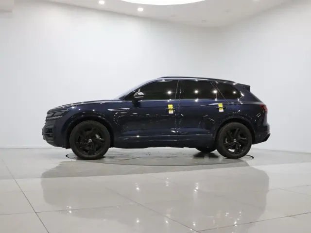 Volkswagen Touareg — Фото автомобиля 8