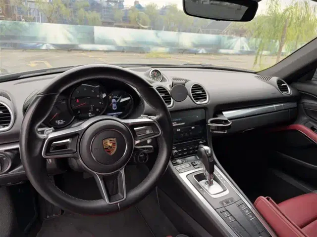 Porsche 718 — Фото автомобиля 10
