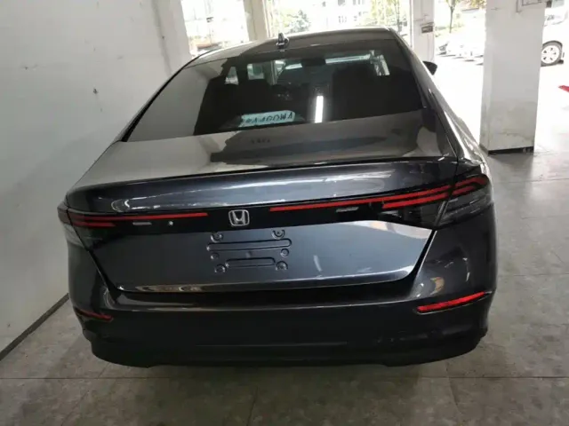 Honda Accord — Фото автомобиля 5