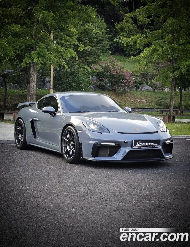 Фотография автомобиля — Porsche 718