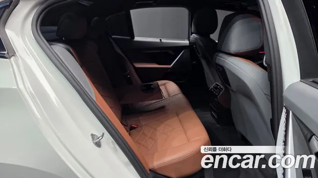 BMW 5-Series 5 серия (G60) 530i xDrive M Sport — Фото автомобиля 11