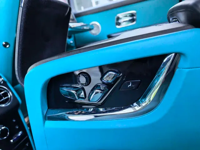 Rolls-Royce Cullinan — Фото автомобиля 26