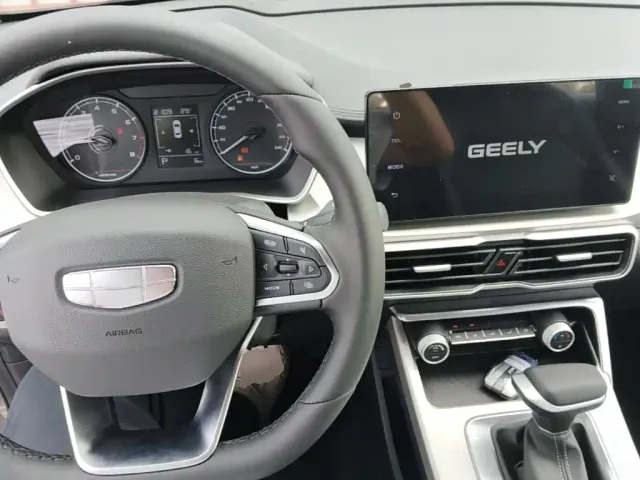Geely Binyue — Фото автомобиля 9