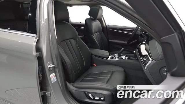 BMW 5-Series — Фото автомобиля 21