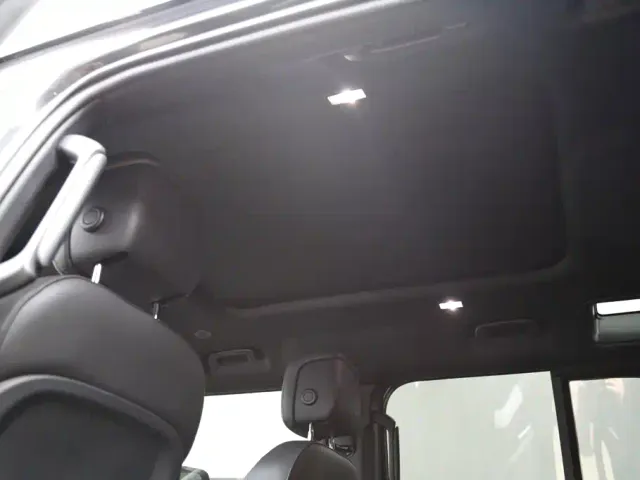 Land Rover Defender — Фото автомобиля 21