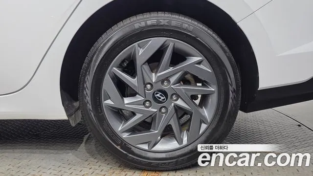 Hyundai Avante CN7 — Фото автомобиля 21