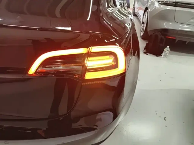 Tesla Model 3 — Фото автомобиля 7