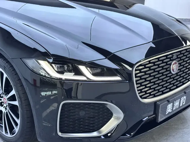 Jaguar XFL — Фото автомобиля 4