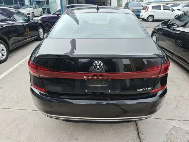 Volkswagen Passat — Фото автомобиля 5