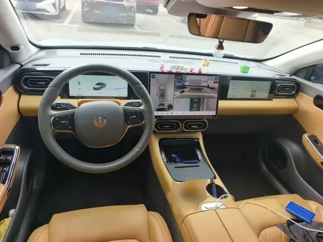 Leapmotor C01 — Фото автомобиля 12