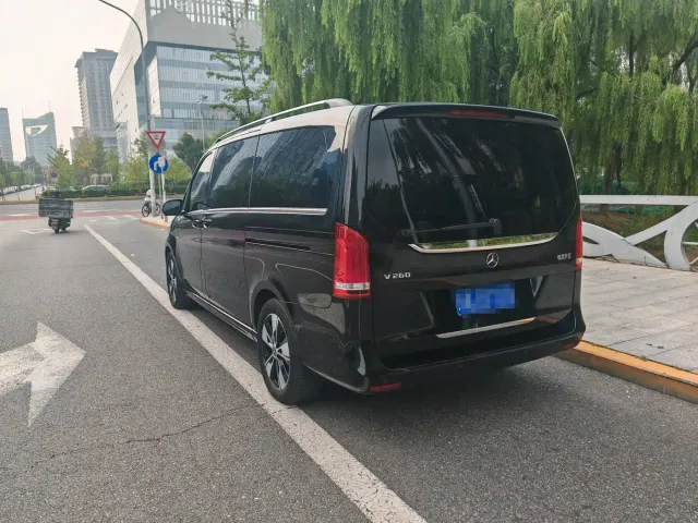 Mercedes-Benz V-Class — Фото автомобиля 6