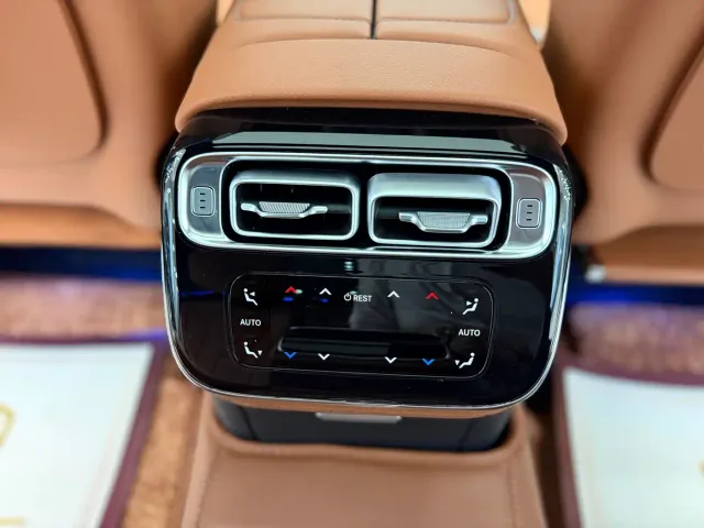 Mercedes-Benz S-Class — Фото автомобиля 11