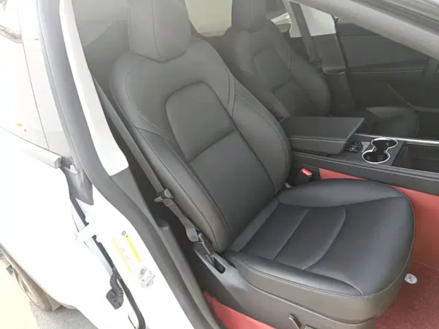 Tesla Model Y — Фото автомобиля 24