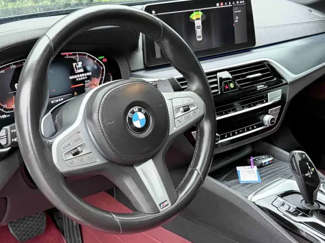 BMW 5 Series — Фото автомобиля 3