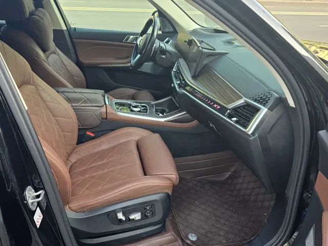 BMW X7 — Фото автомобиля 15