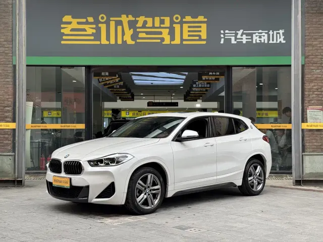 Фотография автомобиля — BMW X2