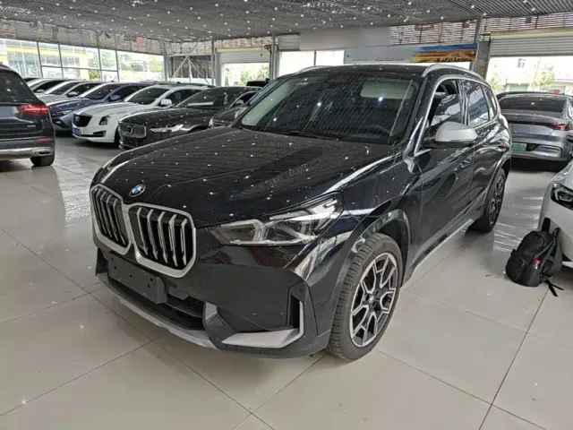 Фотография автомобиля — BMW X1