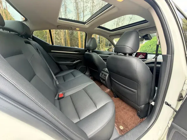 Nissan Teana — Фото автомобиля 15