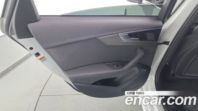Audi A4 45 TFSI quattro Premium — Фото автомобиля 22