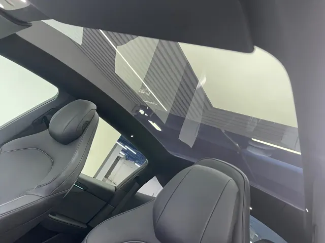 Tesla Model Y L — Фото автомобиля 14