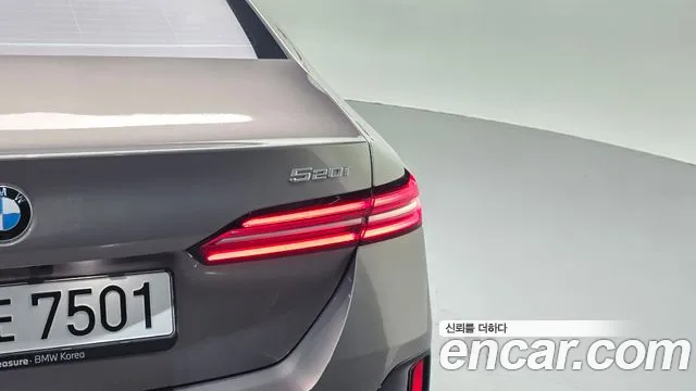 BMW 5 Series G60 — Фото автомобиля 22