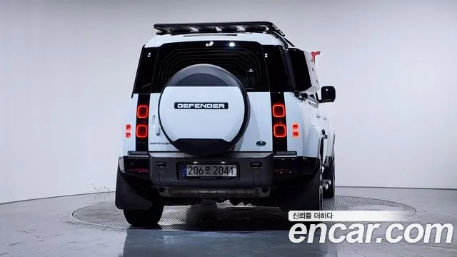 Land Rover Defender Defender (L663) 110 P300 X-Dynamic SE — Фото автомобиля 4