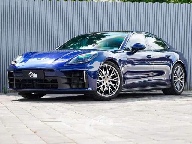 Фотография автомобиля — Porsche Panamera