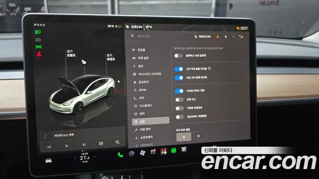 Tesla Model 3 — Фото автомобиля 15