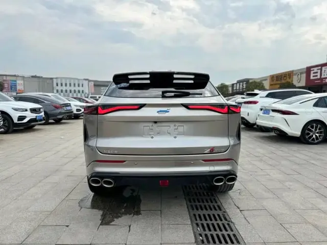 Changan Z6 — Фото автомобиля 10