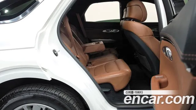Genesis GV70 — Фото автомобиля 17