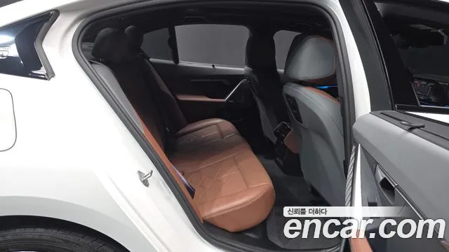 BMW i5 G60 — Фото автомобиля 18