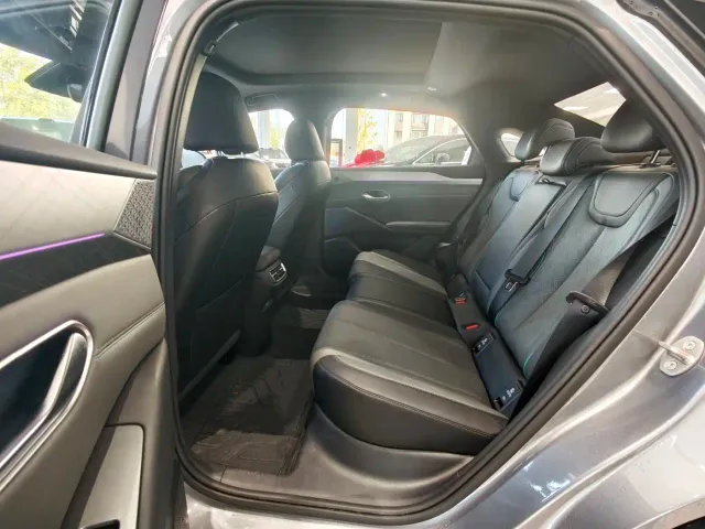 BYD Qin L — Фото автомобиля 10