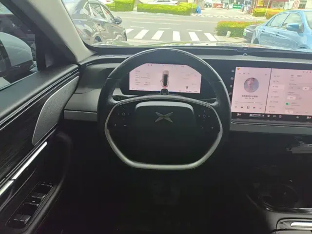 Xpeng P7 — Фото автомобиля 6