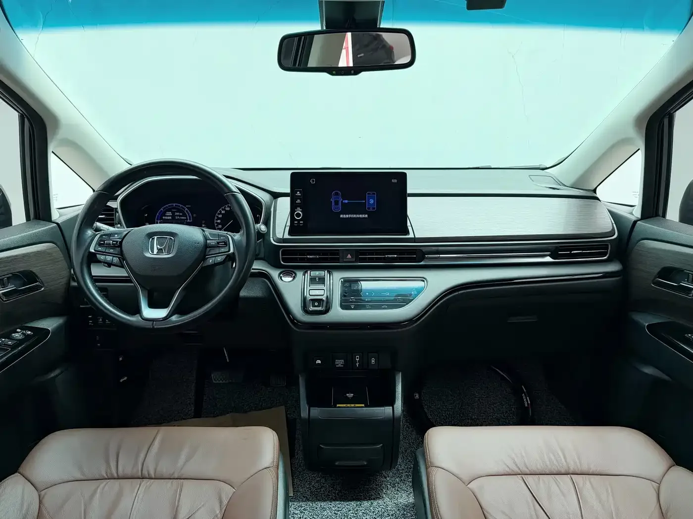 Honda Odyssey 2022 2.0L e:HEV Sharp Supreme Edition — Фото автомобиля 10