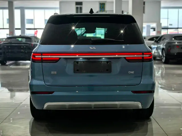 Li Auto ONE — Фото автомобиля 5