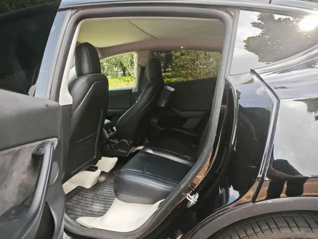 Tesla Model Y — Фото автомобиля 5